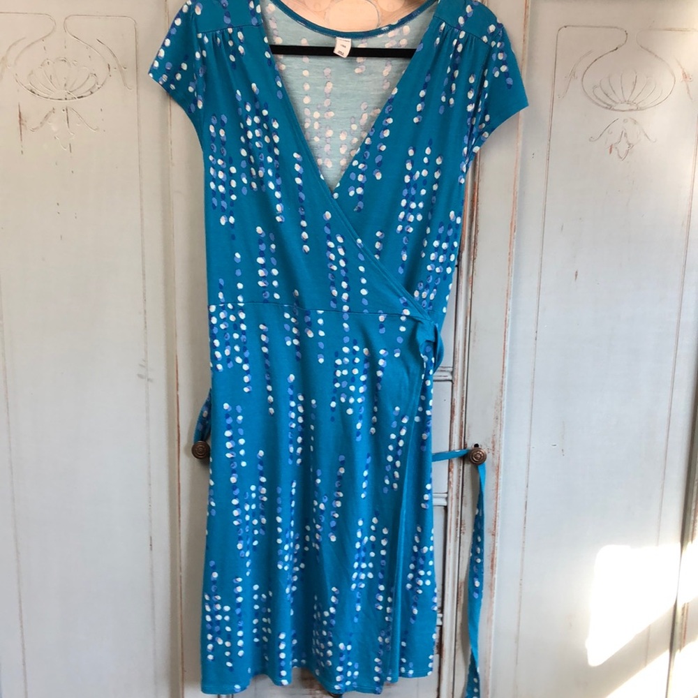 Old navy shorts sleeve wrap dress sz L